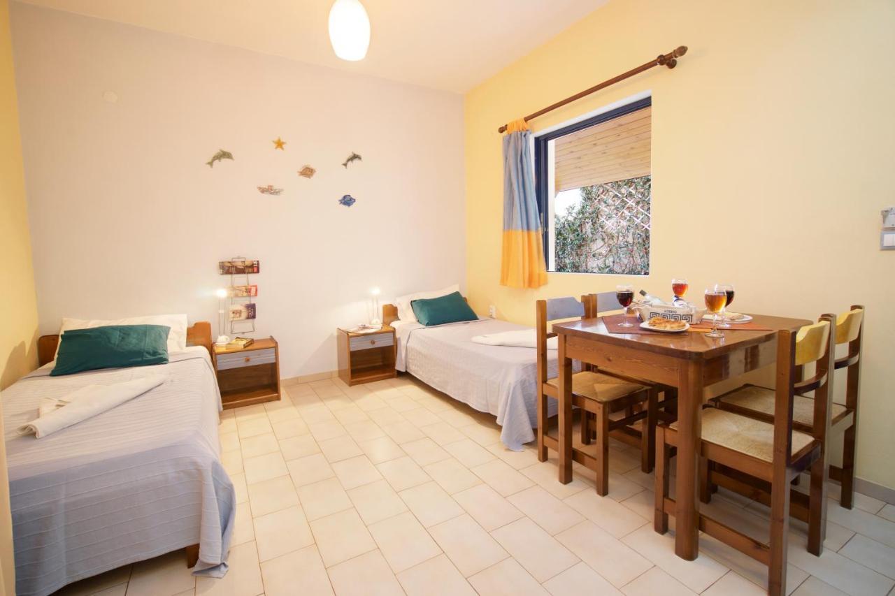 קרבומילוס Kalypso Studios & Apartments מראה חיצוני תמונה